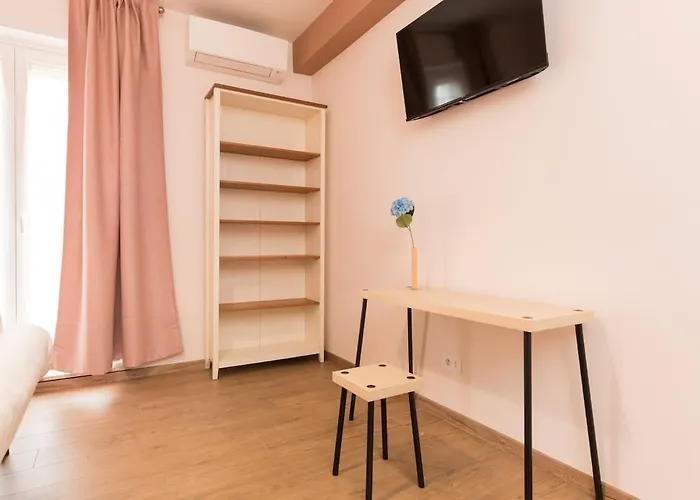 Comfy&stylish In Appartamento Roma